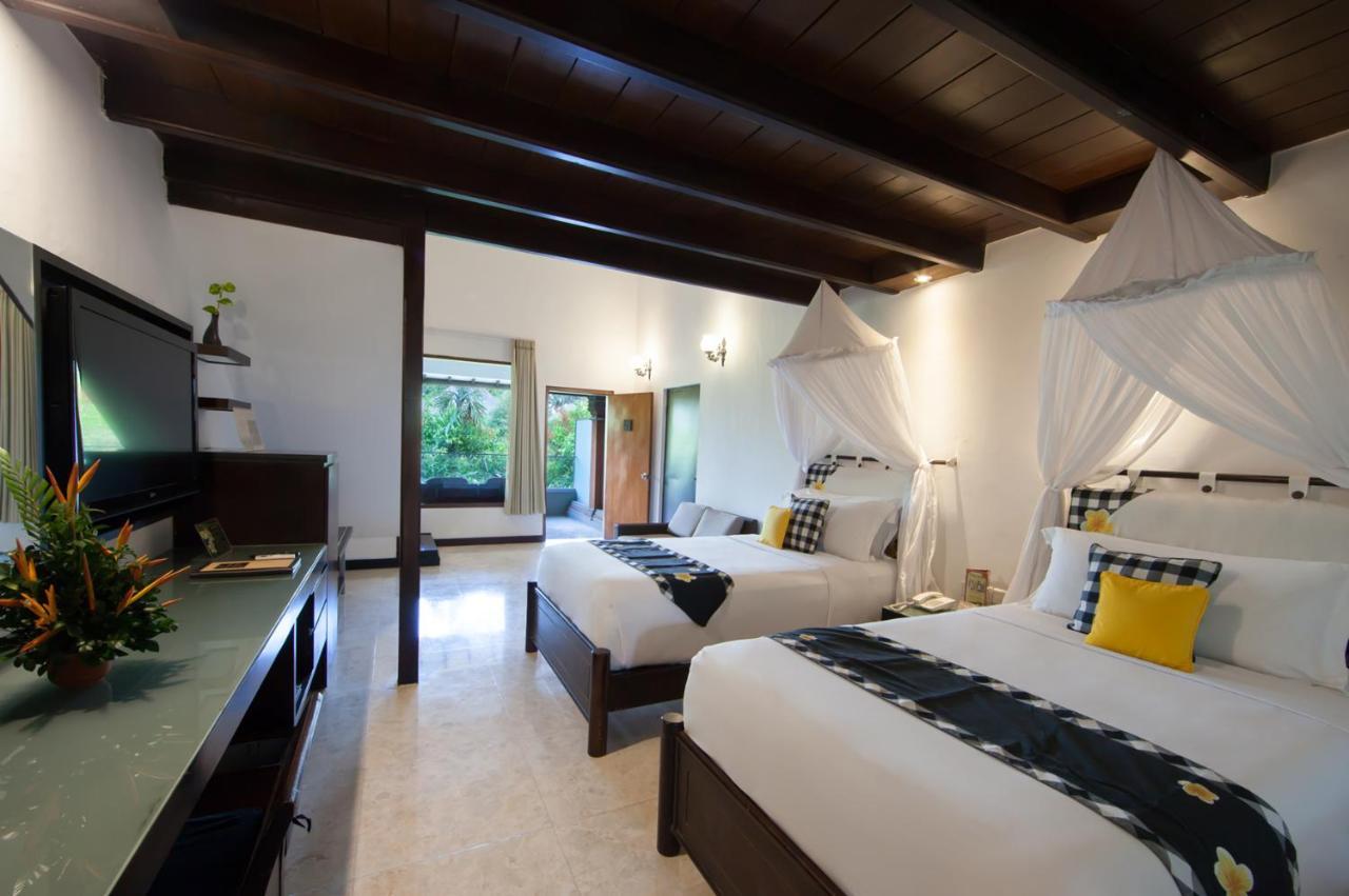 Legian Beach Hotel Exterior photo