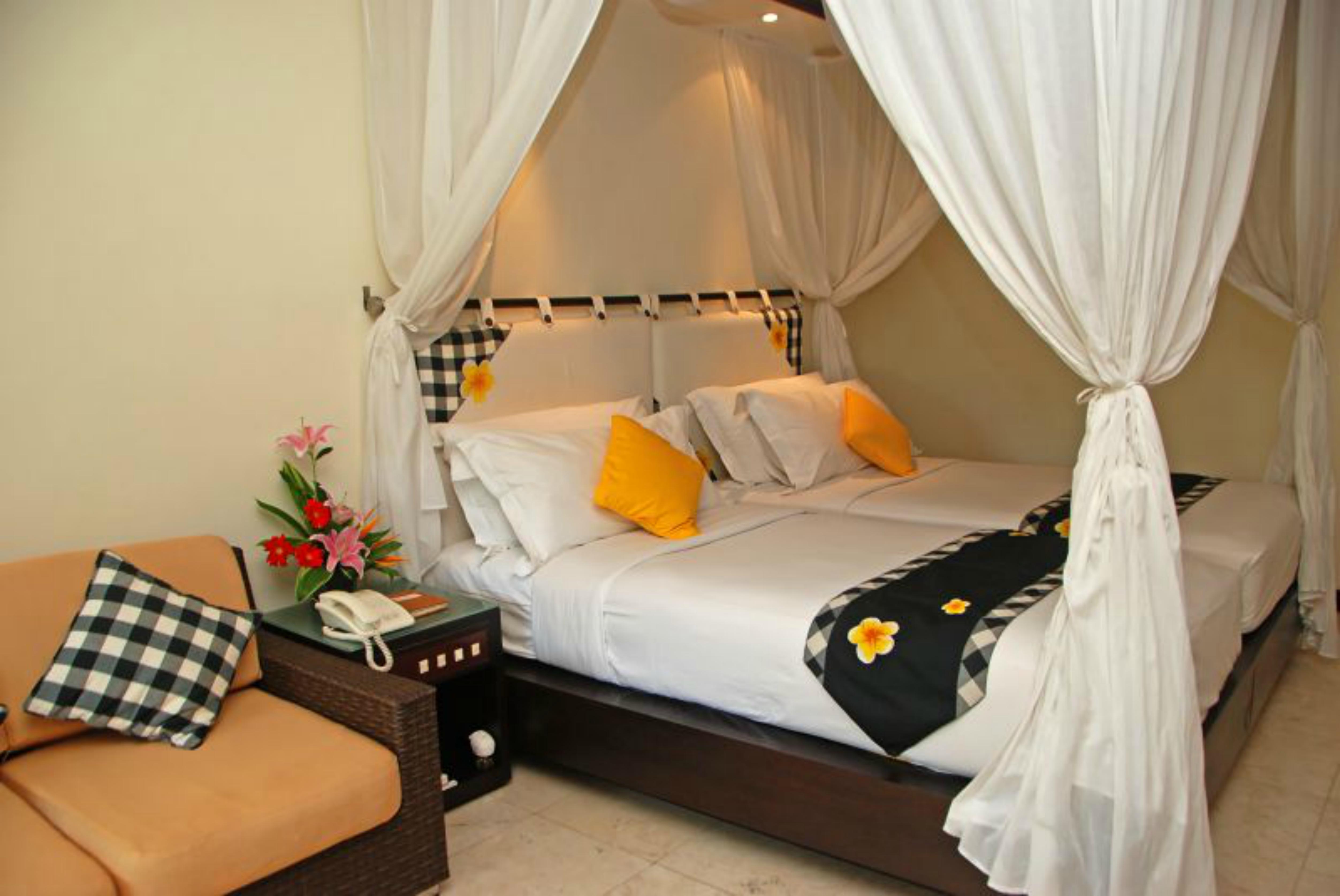 Legian Beach Hotel Exterior photo
