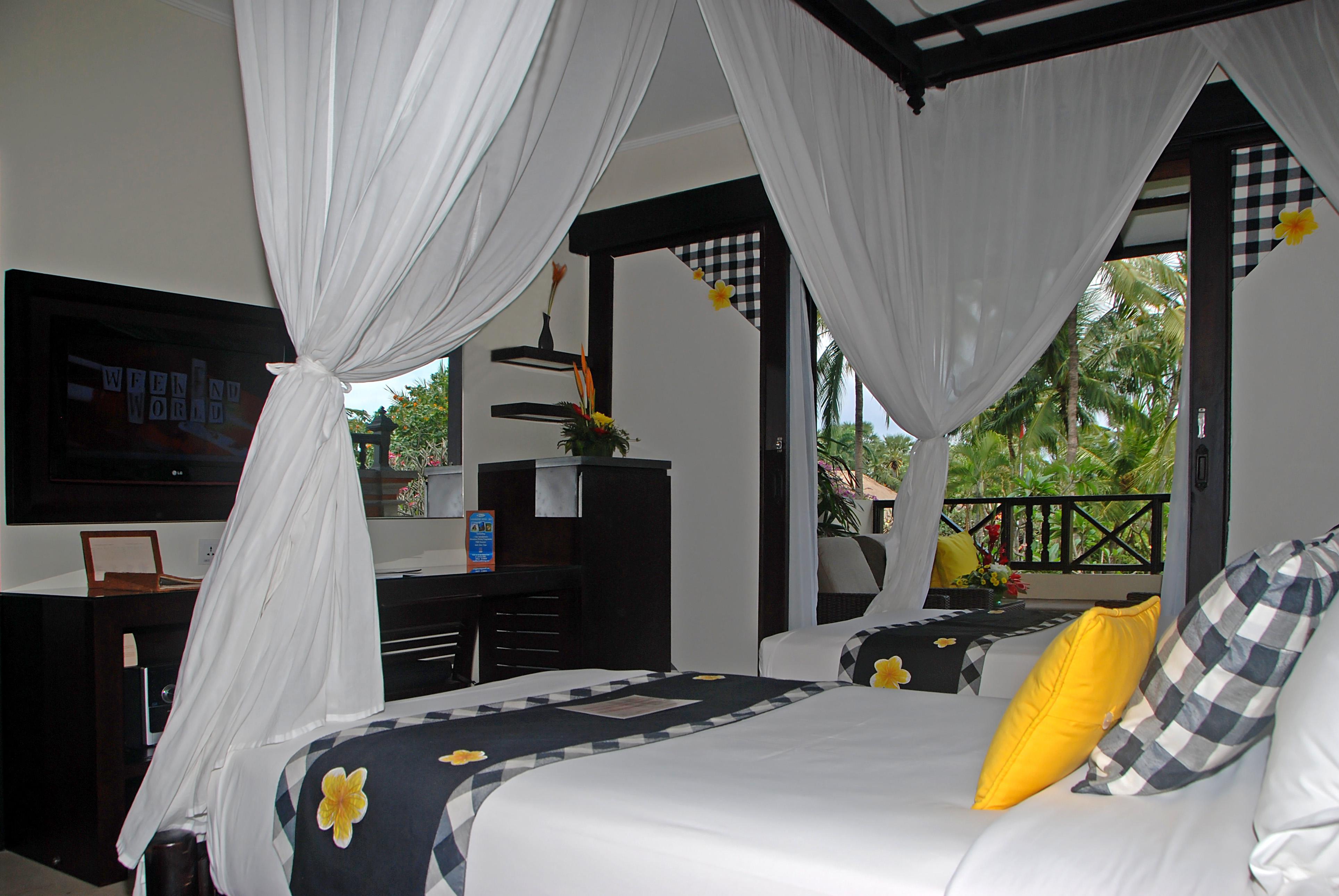 Legian Beach Hotel Exterior photo