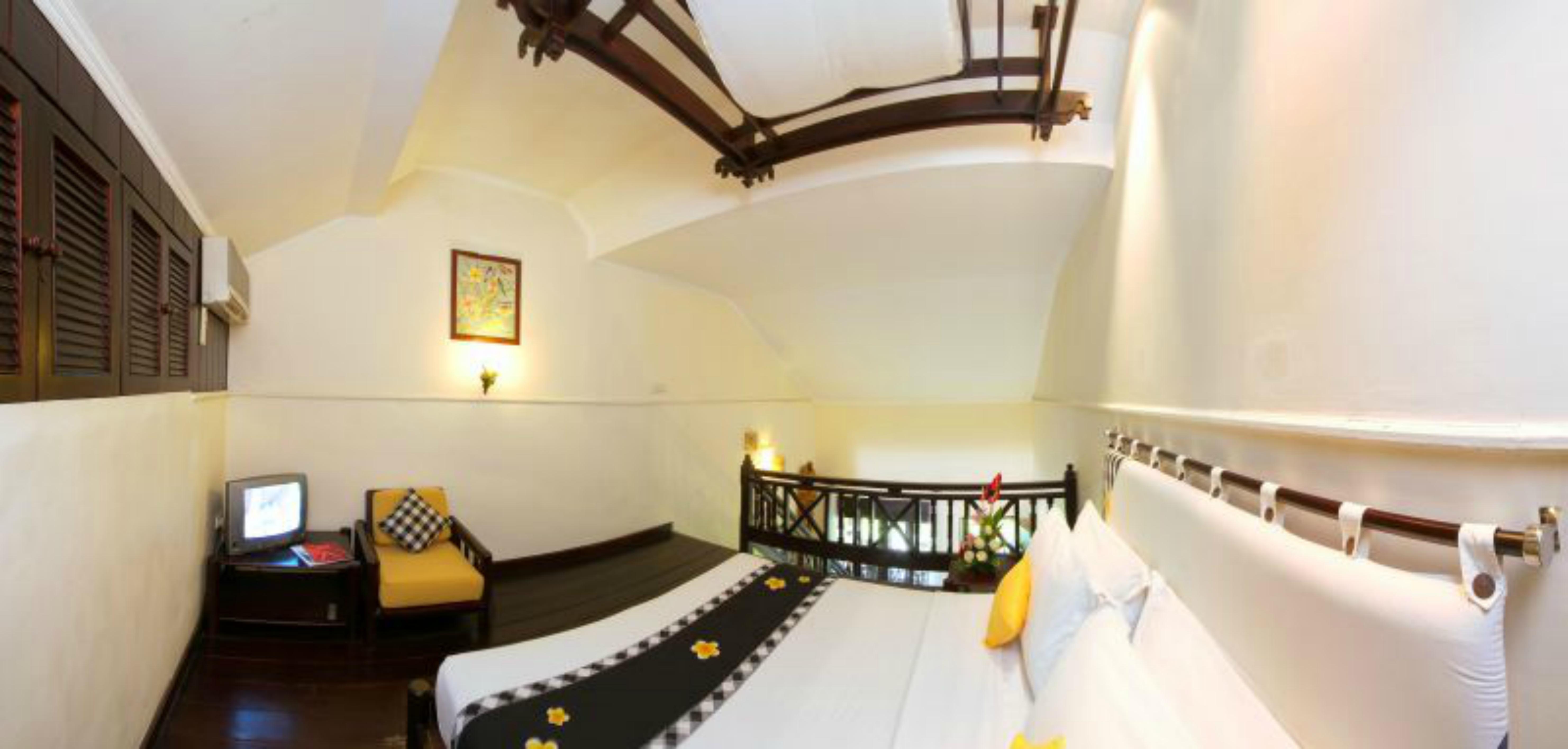 Legian Beach Hotel Exterior photo