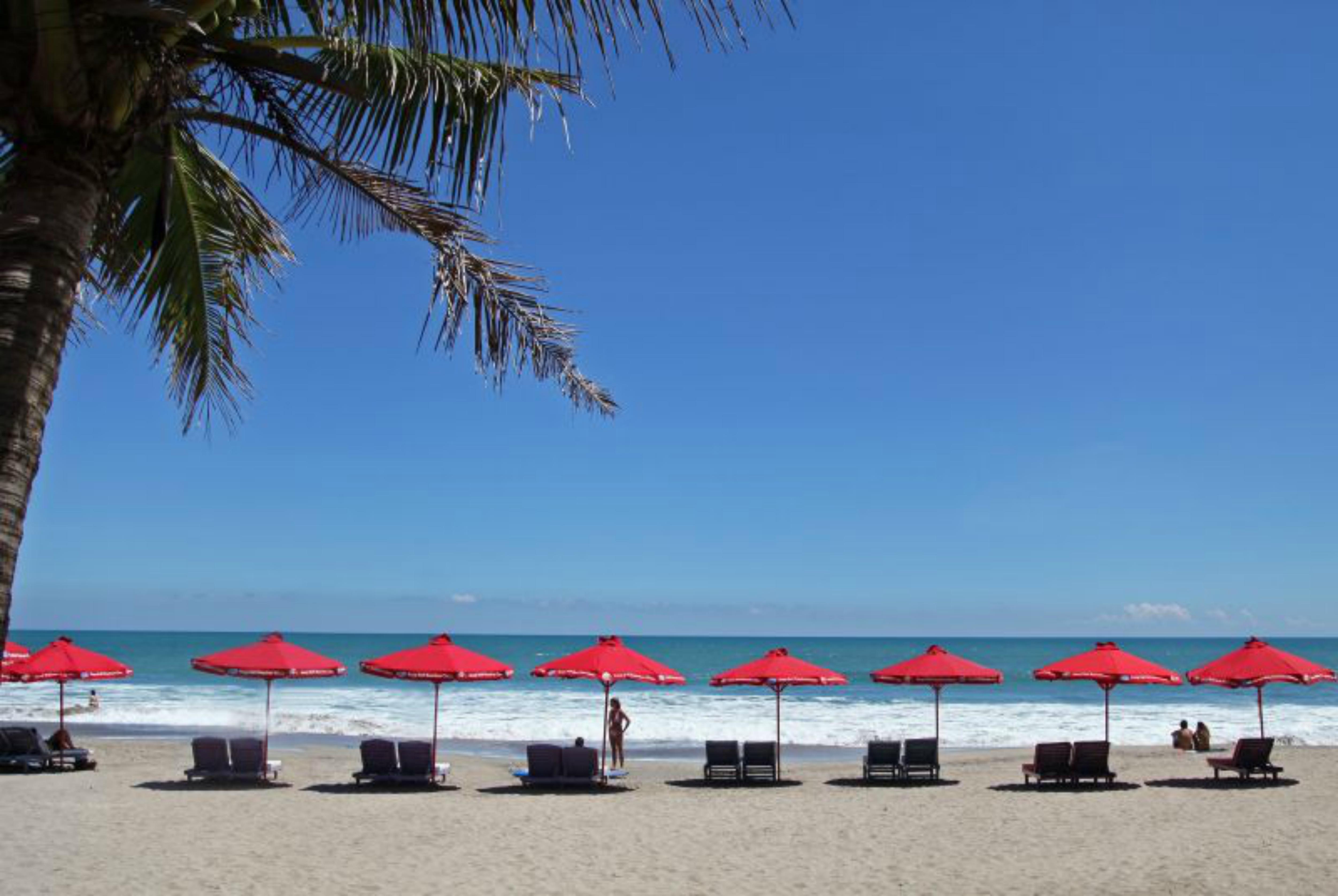 Legian Beach Hotel Exterior photo