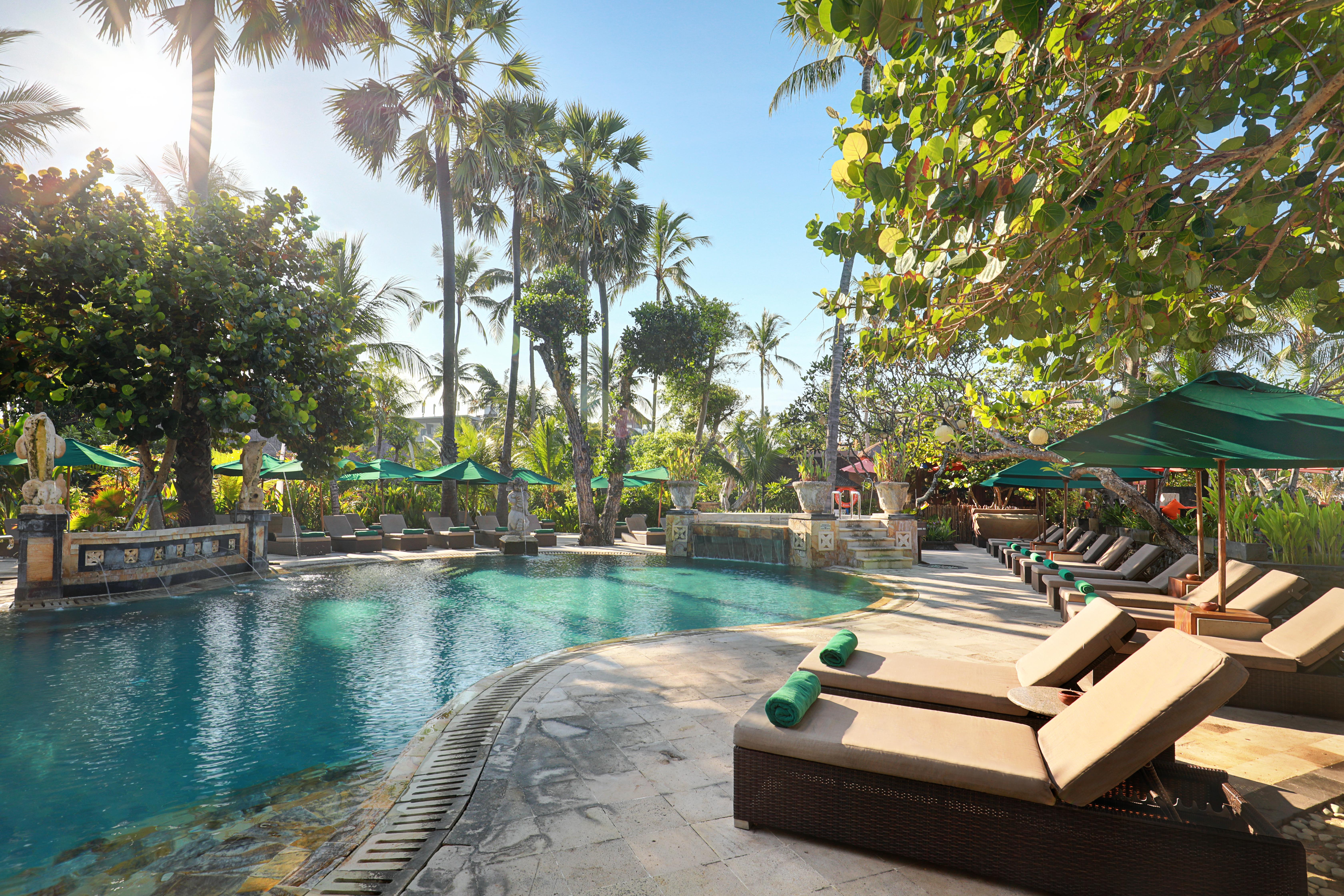 Legian Beach Hotel Exterior photo