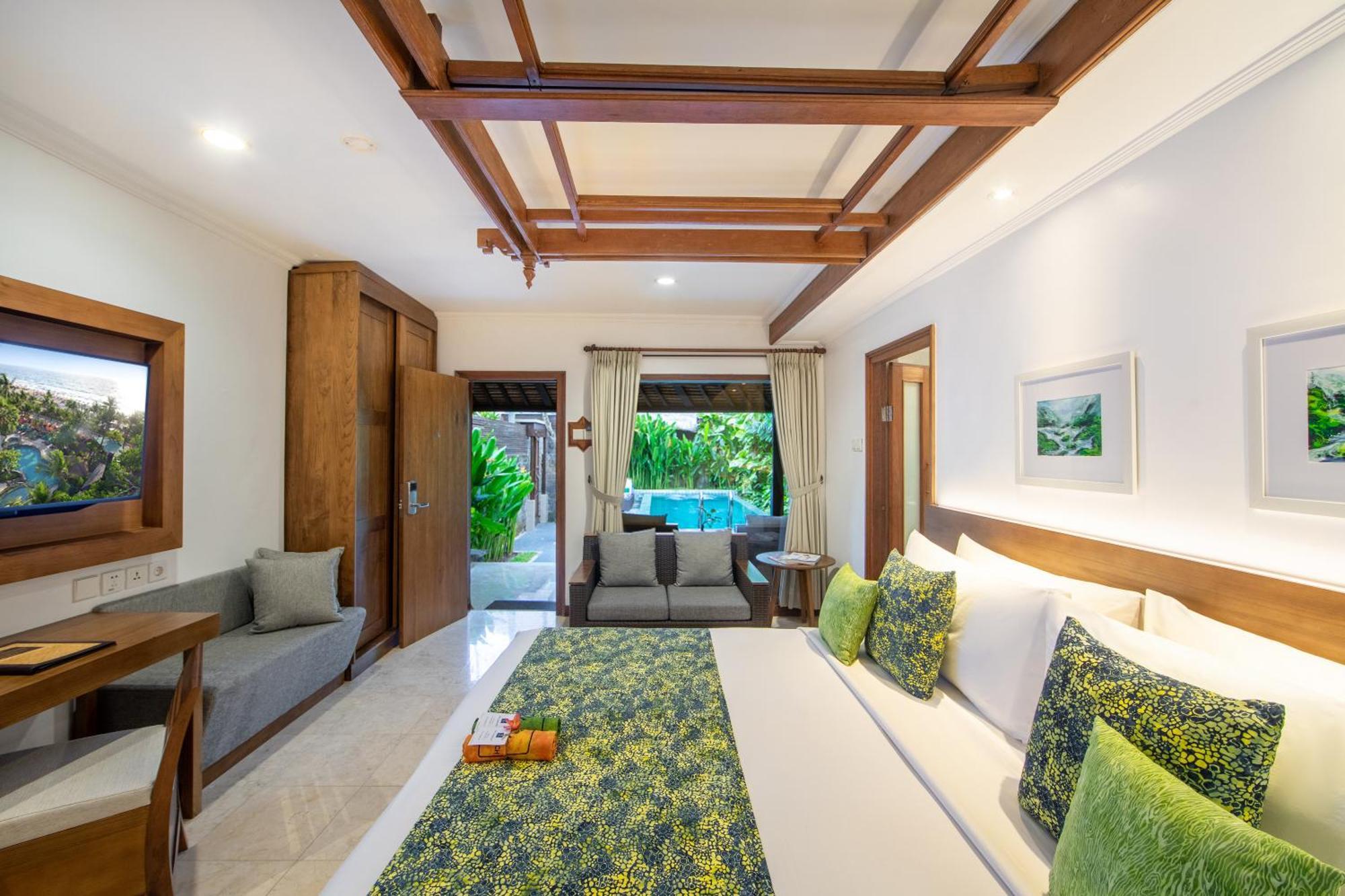 Legian Beach Hotel Exterior photo