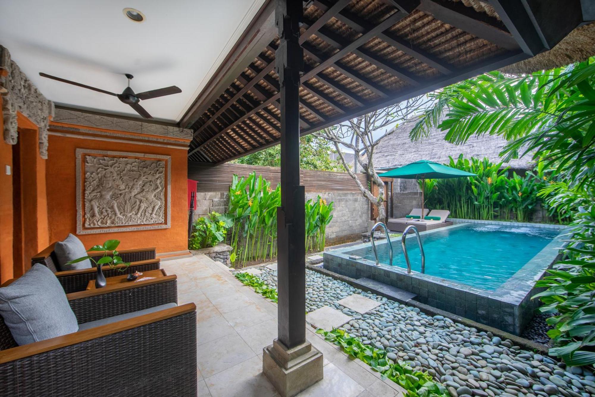 Legian Beach Hotel Exterior photo