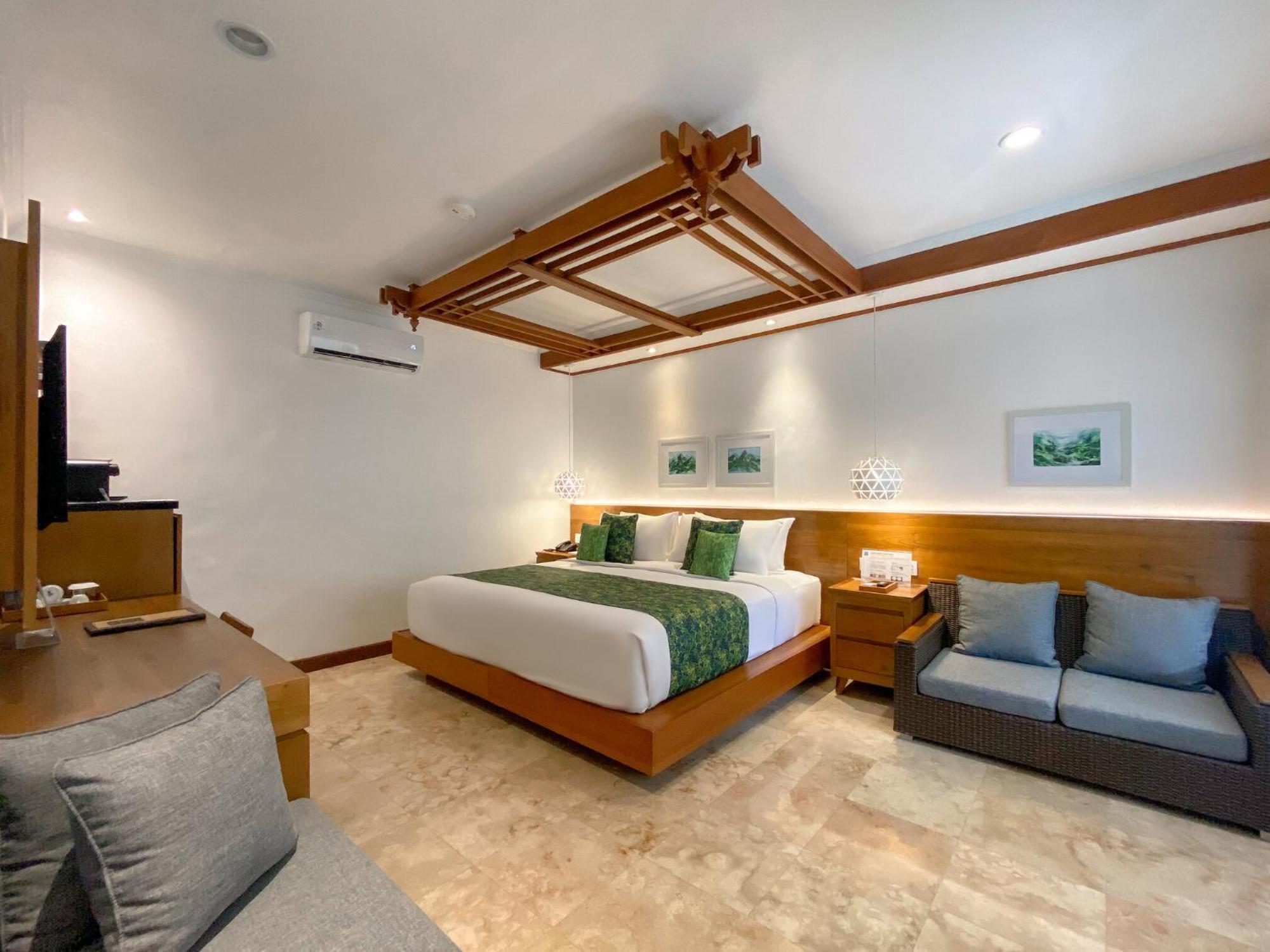 Legian Beach Hotel Exterior photo