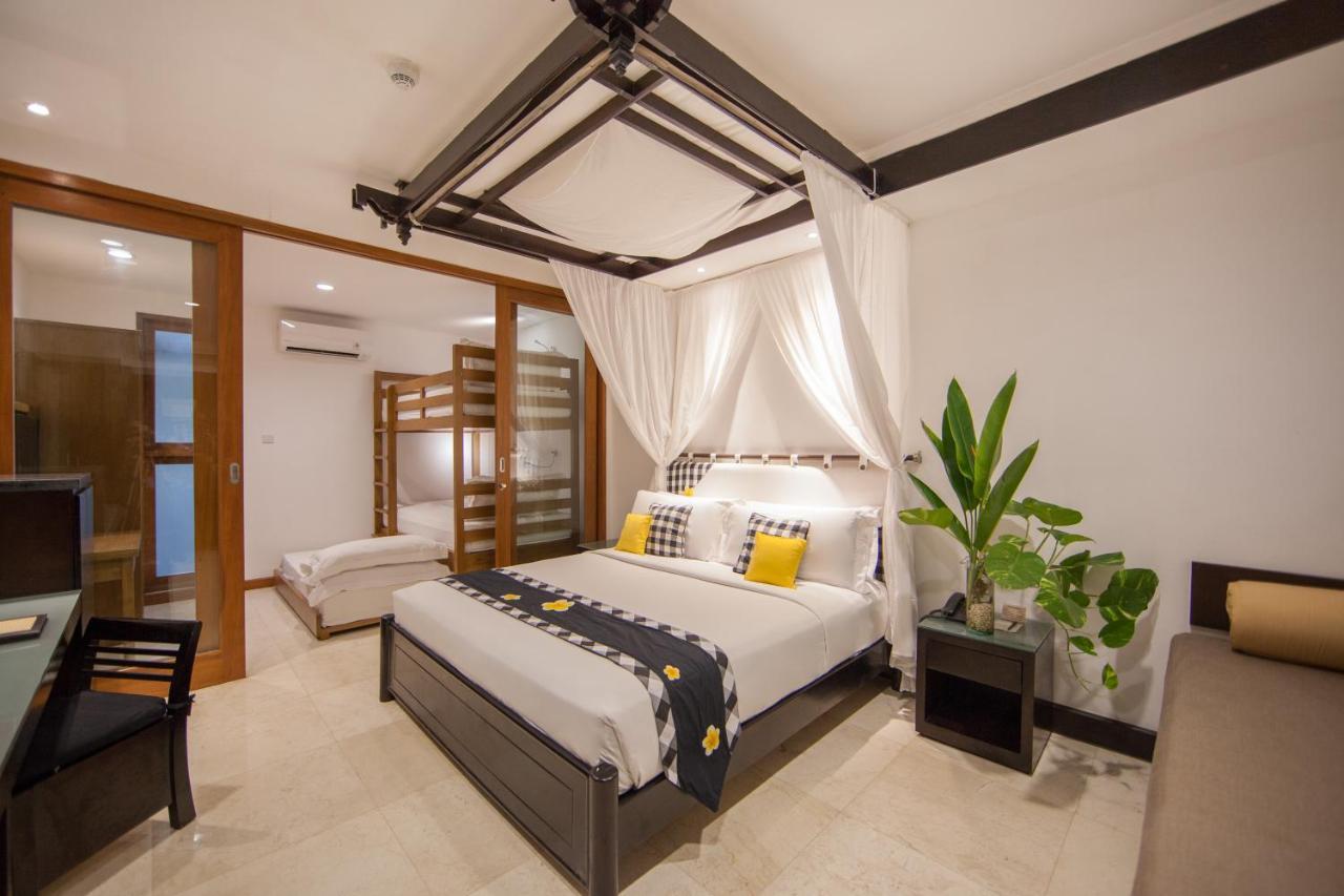 Legian Beach Hotel Exterior photo