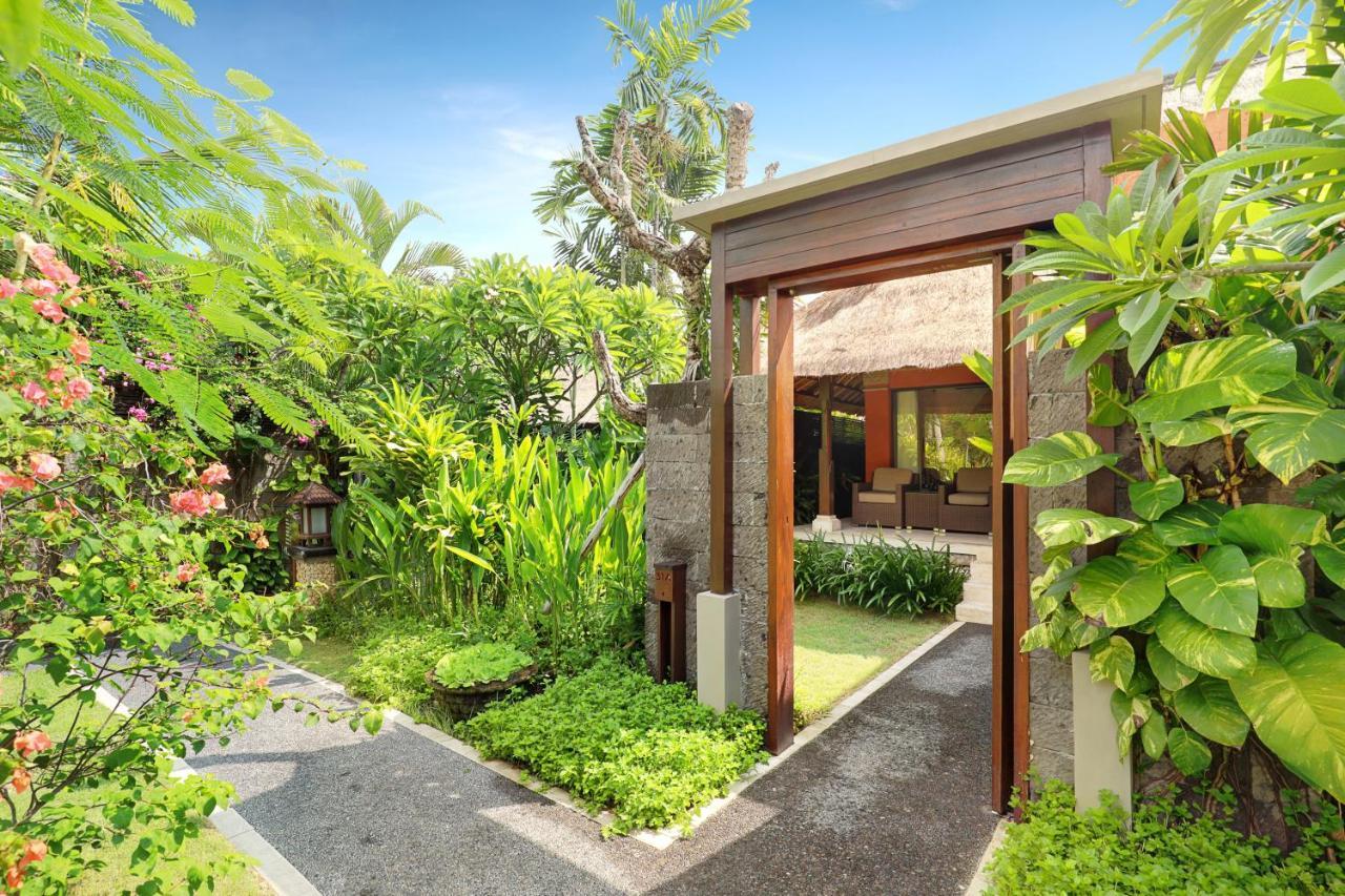 Legian Beach Hotel Exterior photo
